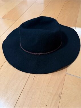 Classic Black Wide-Brim Fedora Hat with Brown Band